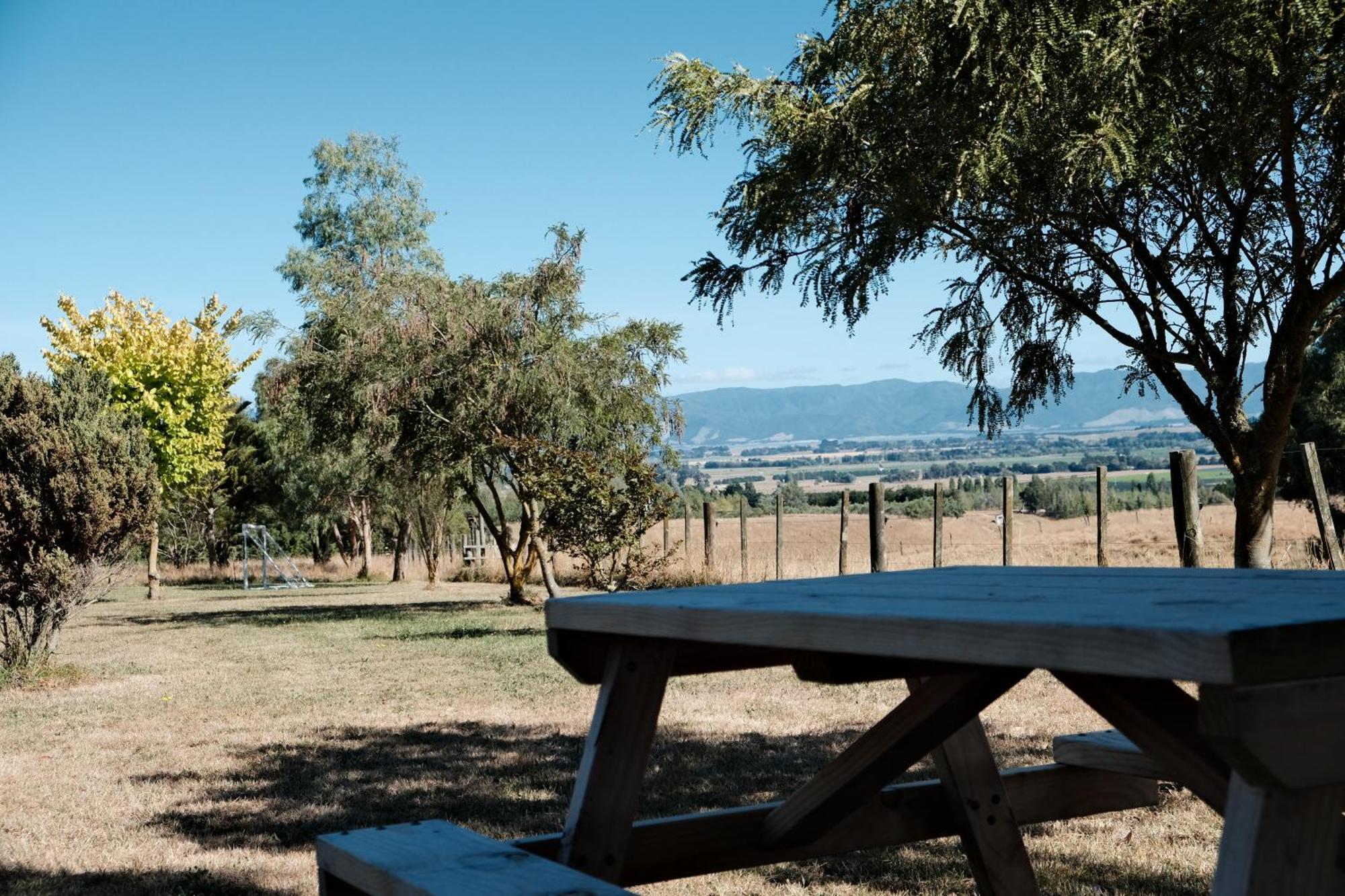 A Cabin With A Big View, Comfort And Tranquility, Close To Vines Martinborough Dış mekan fotoğraf